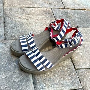 Crocs women’s size 6 wedges
